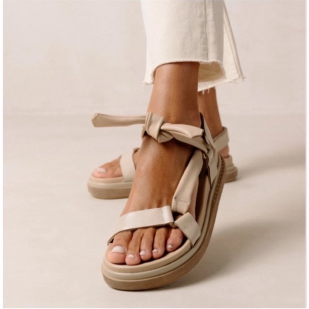 ALOHAS Beige Tie-Strap Platform Sandals